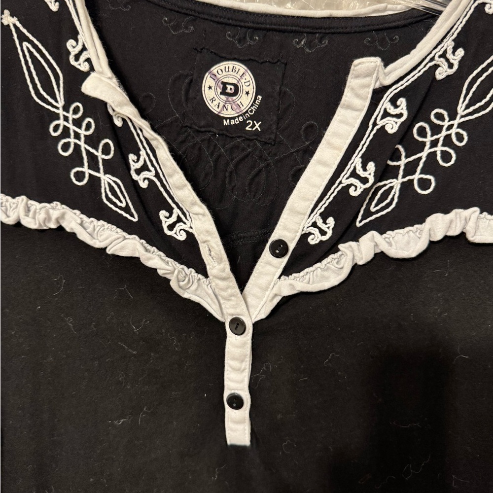 Double D Black Women's Embroidered Bell Sleeve Top with White Trim - Picture 2 of 4